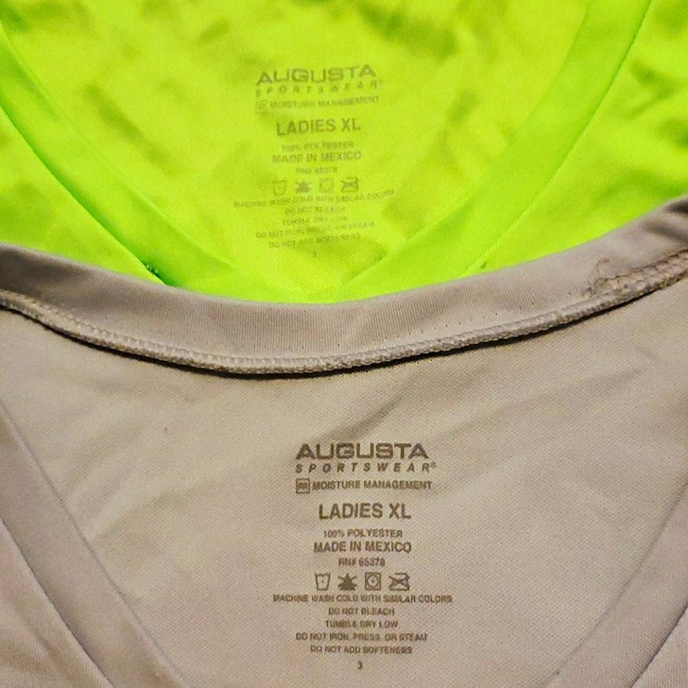 Bundle of women's XL Dri-Fit race running shirts - Picture 3 of 3